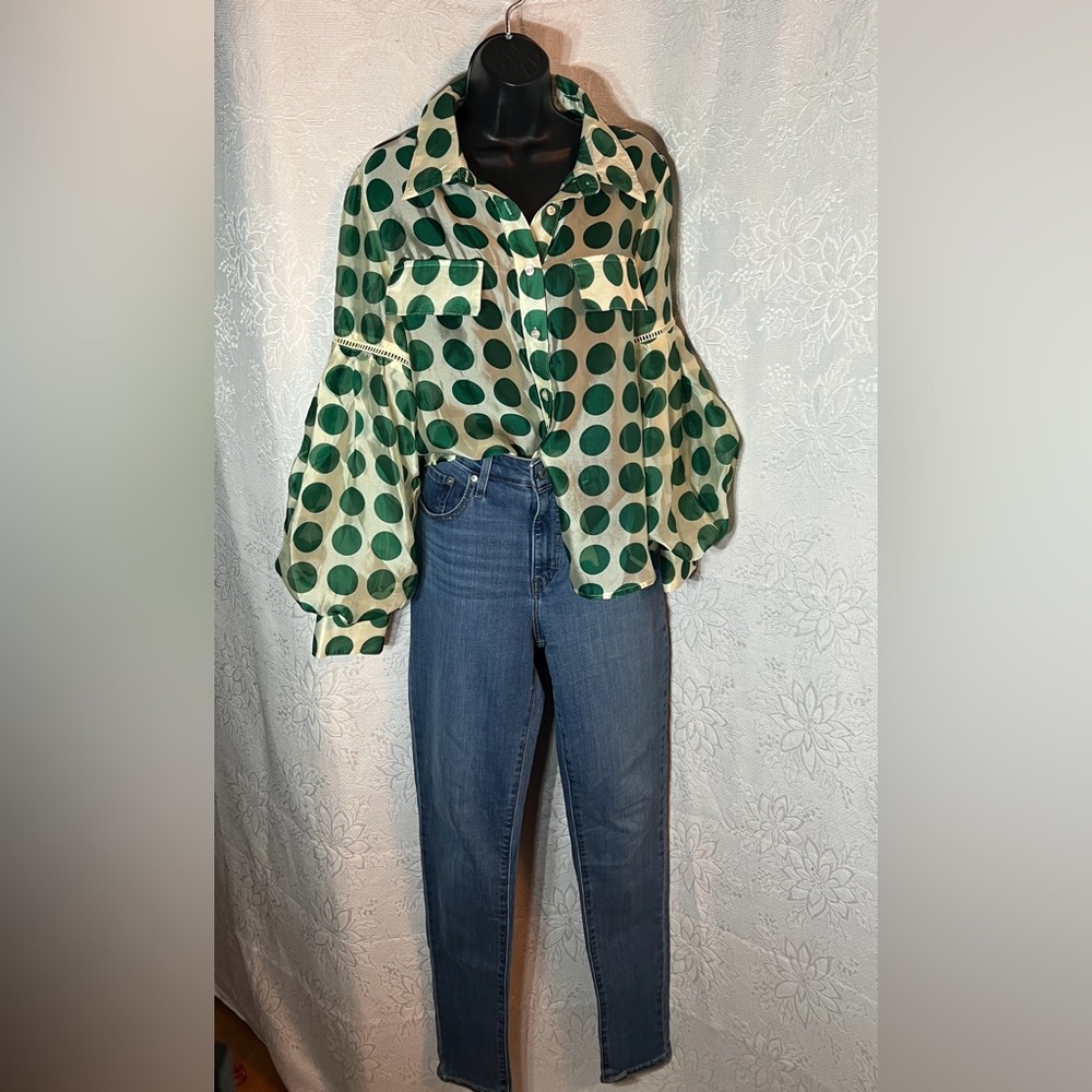 Gracia size L ivory & emerald organza blouse EUC